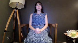 金发妹子在网上找来男子陪玩做爱